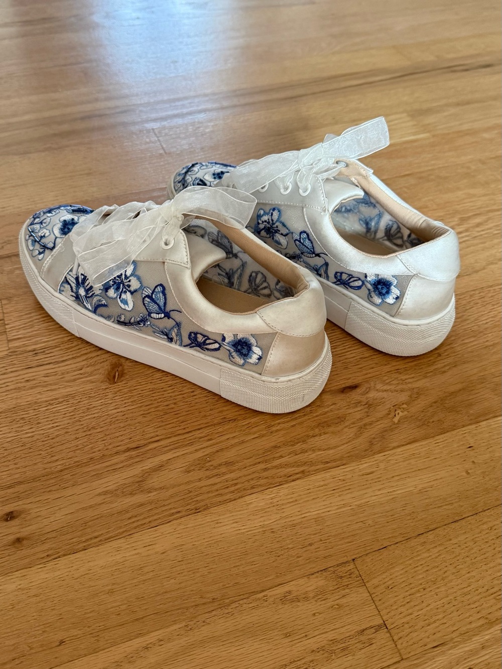 Betsey Johnson White Sneakers with Blue Floral Detail - Picture 3 of 6